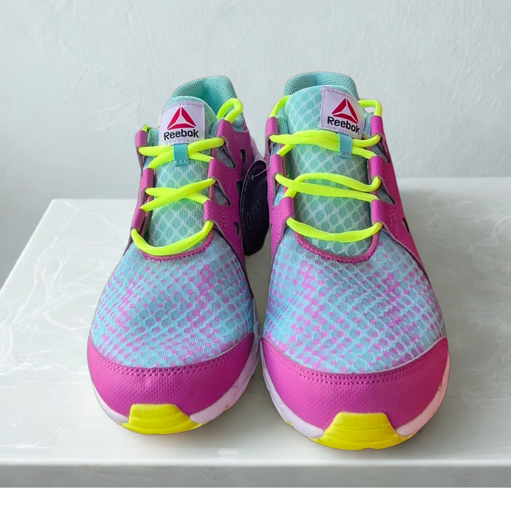 NWT Zig Tech Reebok Kids Shoes - Pink and Blue US Size 6